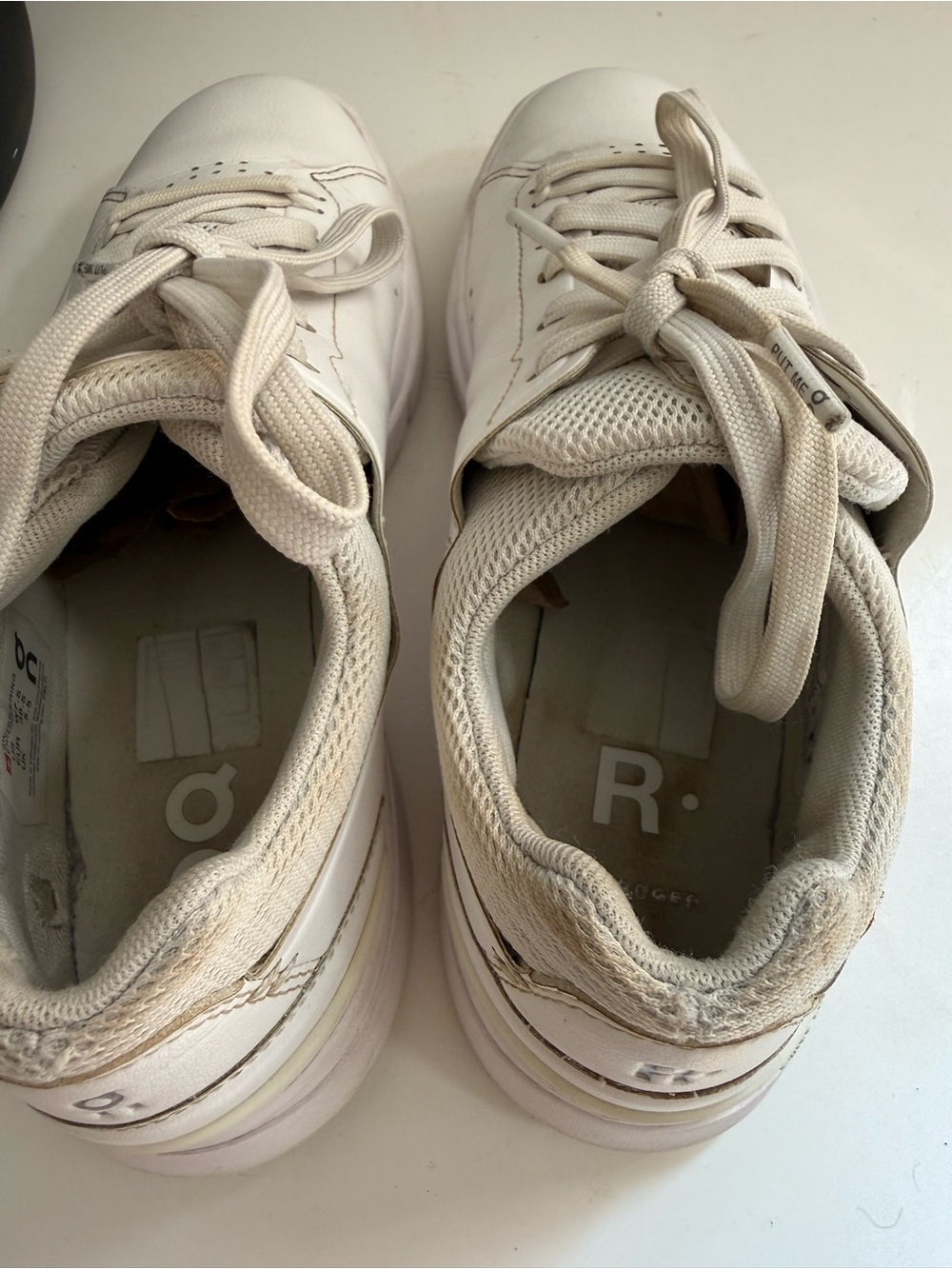 On Running the Roger advantage Women size 7.5 Sneakers in White and Cream - Picture 4 of 7